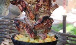 Мясо и картошка на ёлочке из тандыра