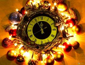 Украшение часов к Новому году